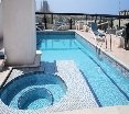 Pool
 di London Creek Hotel Apartment