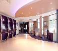 Lobby
 di Premier Inn Gatwick Manor Royal