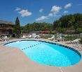 Pool
 di Quality Inn & Suites Mt. Chalet