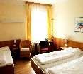 Room
 di Das Reinisch B&B Vienna Airport Hotel