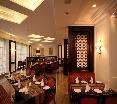 Restaurant
 di Country Inn & Suites by Carlson Delhi Satbari