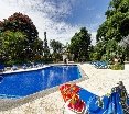Pool
 di Bougainvillea