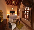 Room
 di Riad Layla