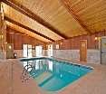 Pool
 di Econo Lodge Inn & Suites Madras Chateau Inn