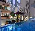 Pool
 di The Johnston Suites Hong Kong Serviced Apartments