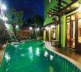 Pool
 di Rich Lanna House