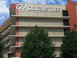 DoubleTree Suites by Hilton Hotel Omaha