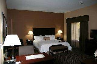 Room
 di Hampton Inn & Suites Pine Bluff