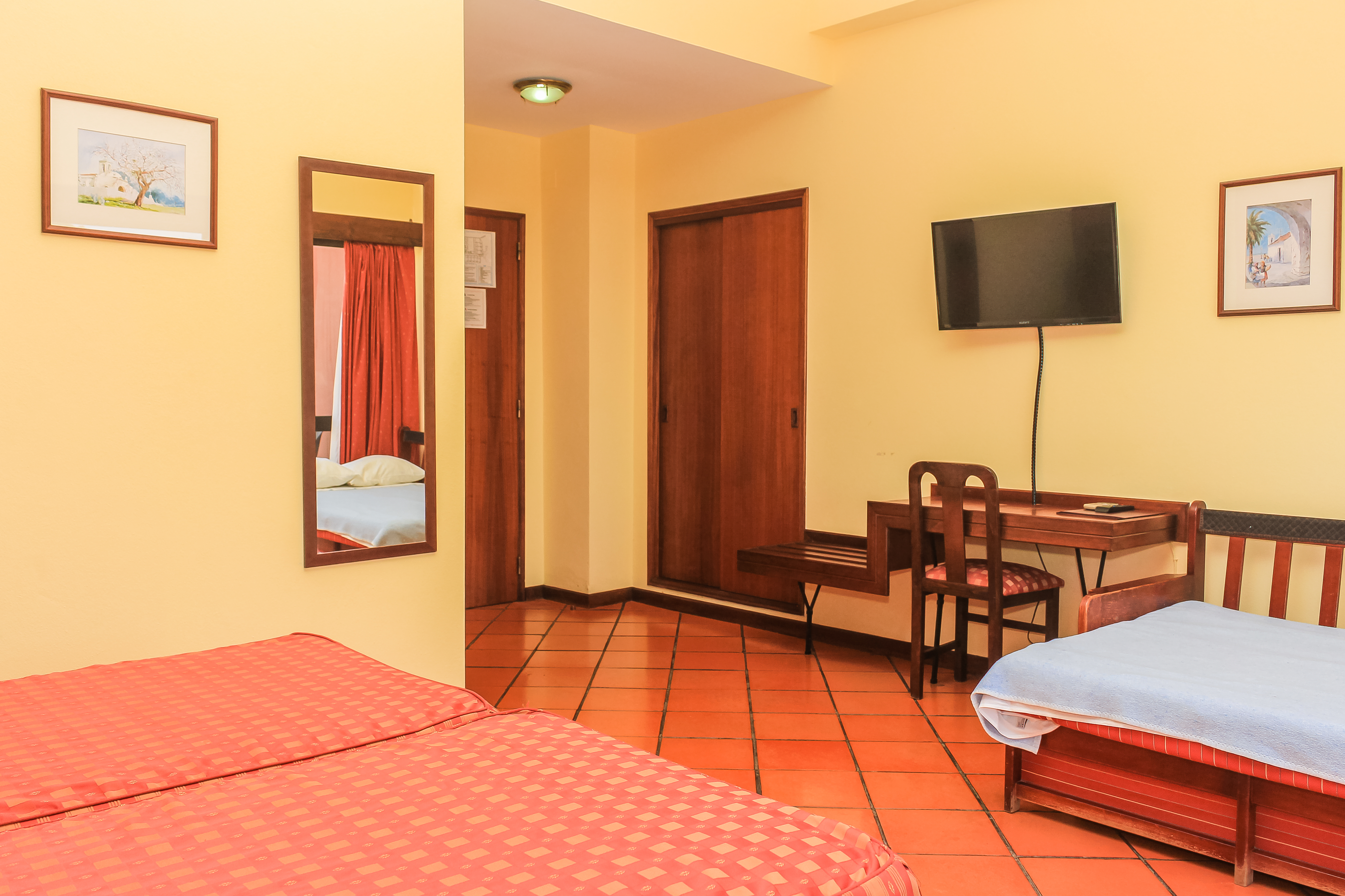 Triple room