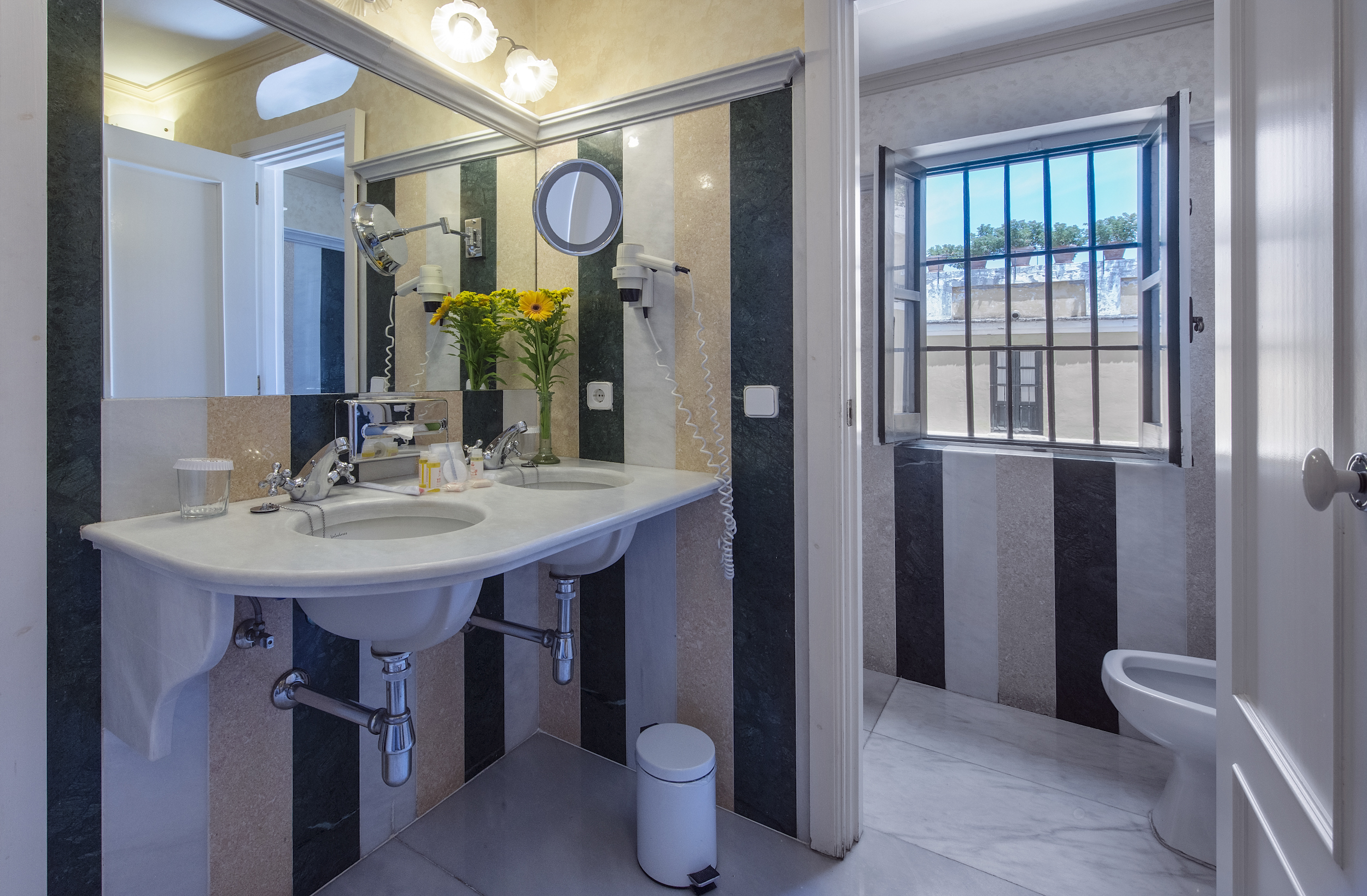 Hotel Las Casas de La Judería by null