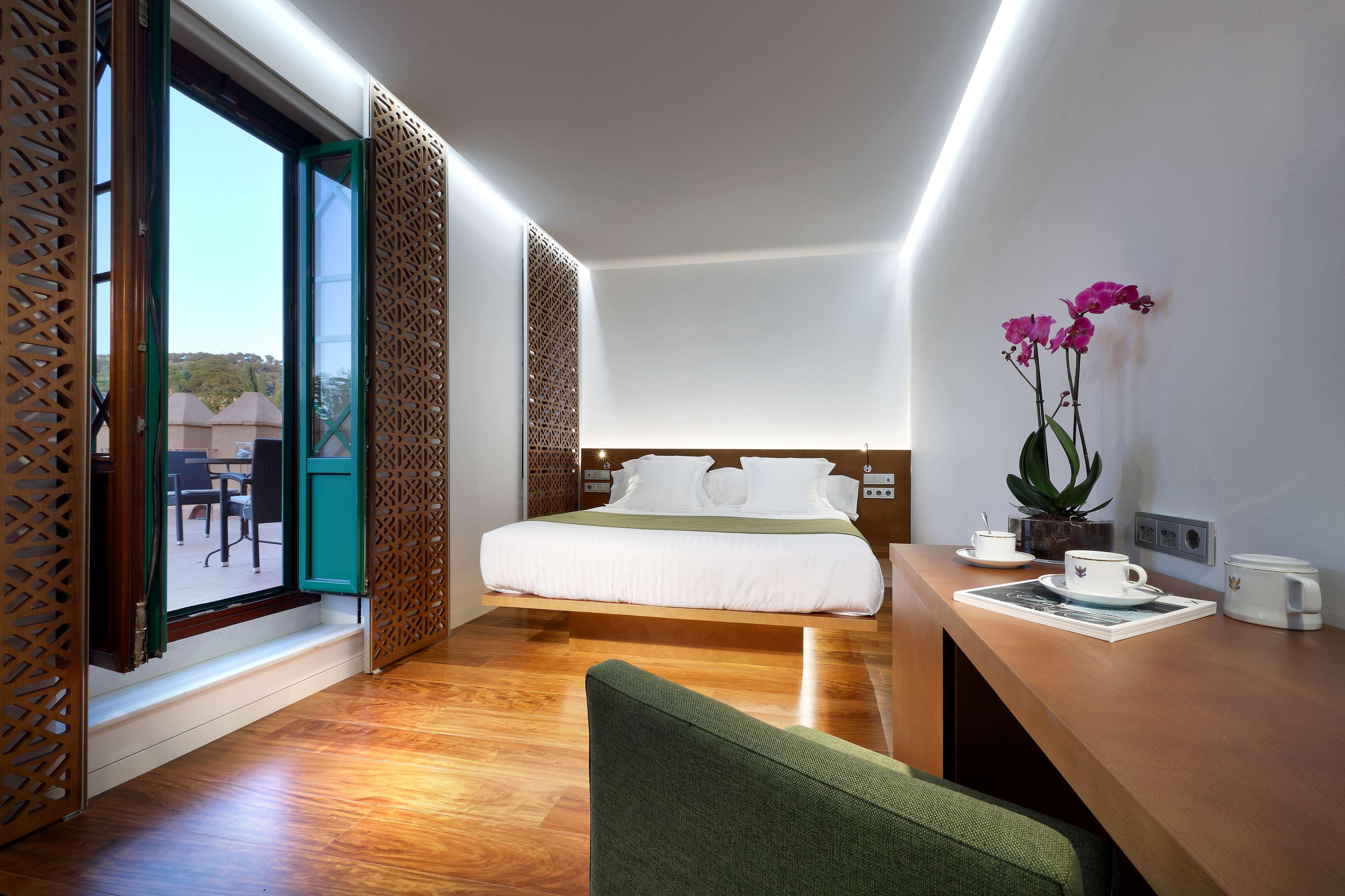 Hotel Alhambra Palace by null