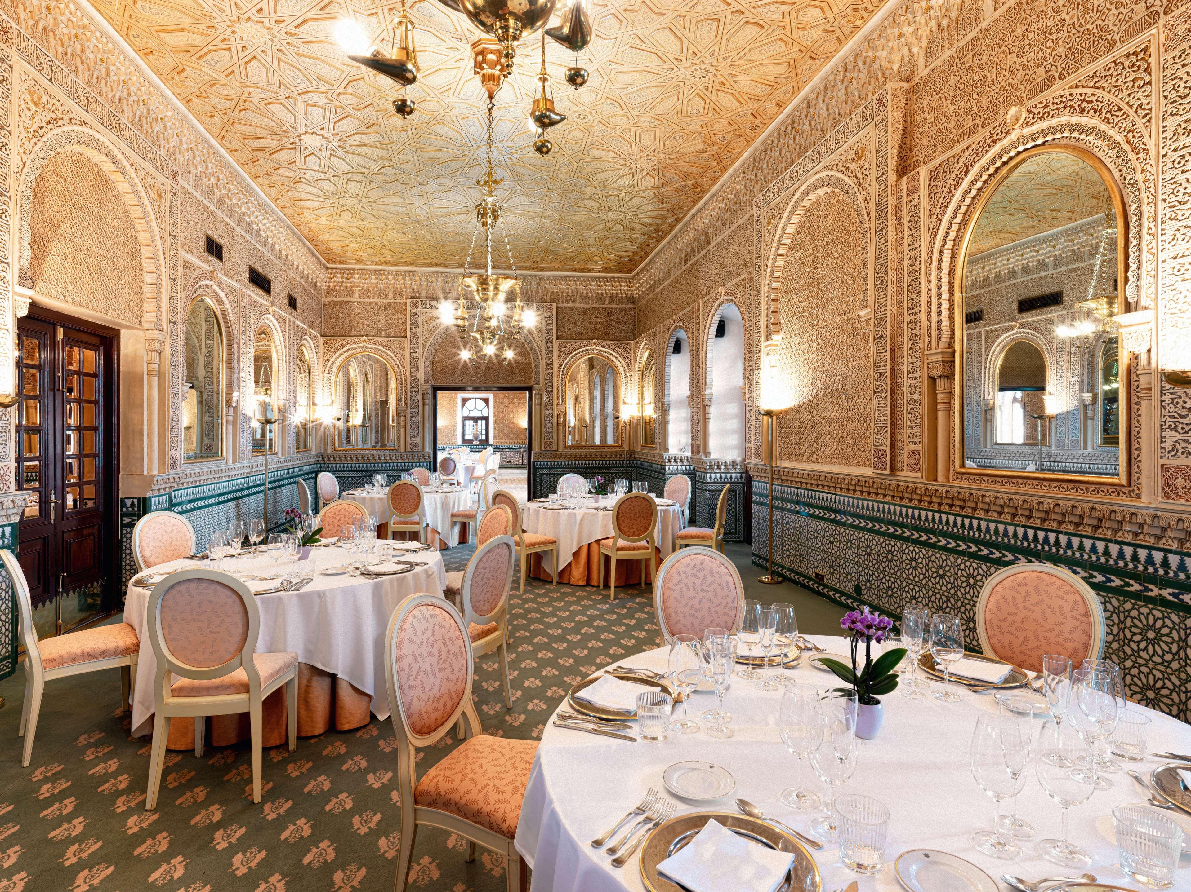 Hotel Alhambra Palace by null