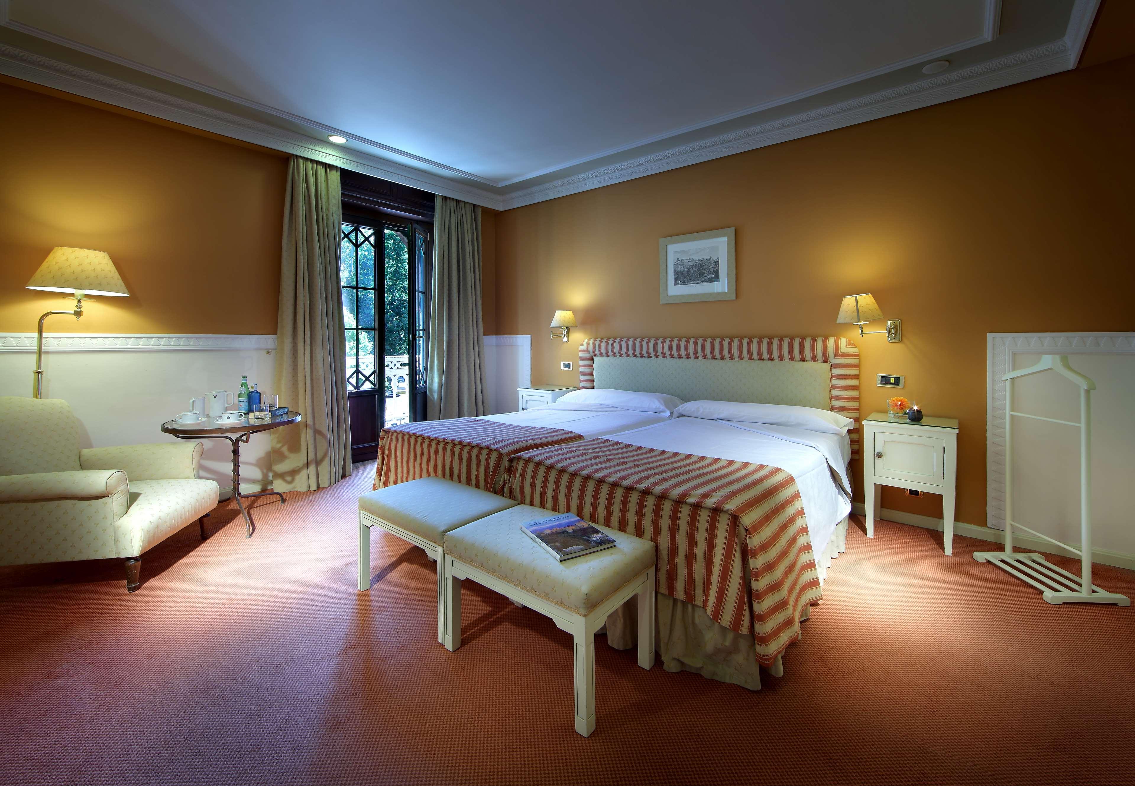 Hotel Alhambra Palace by null