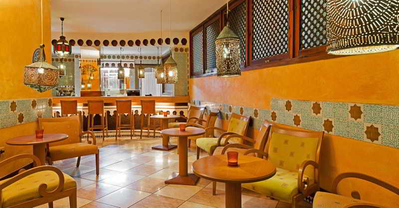 Hotel Monopol by null