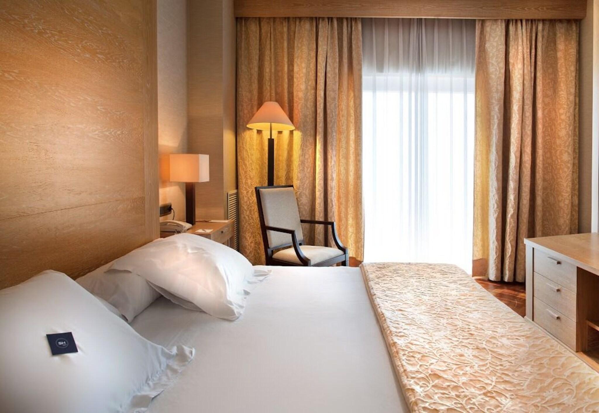 SH Valencia Palace by null