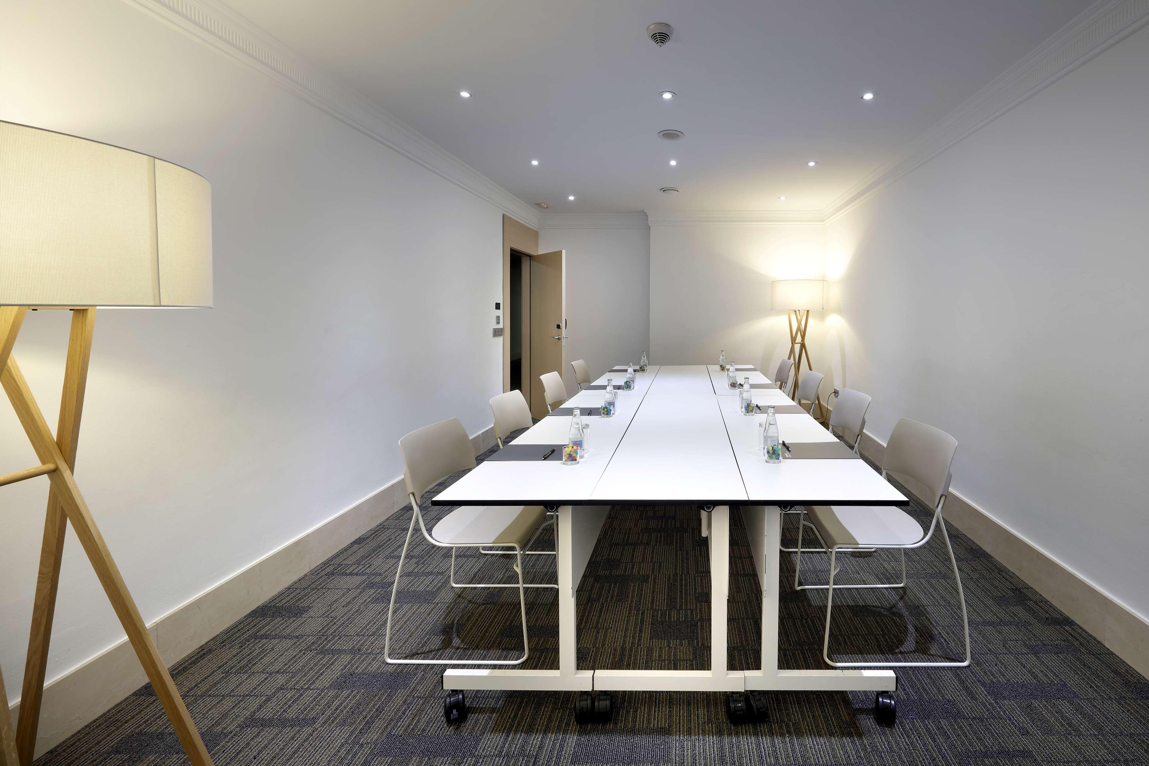 Barceló Bilbao Nervión by null