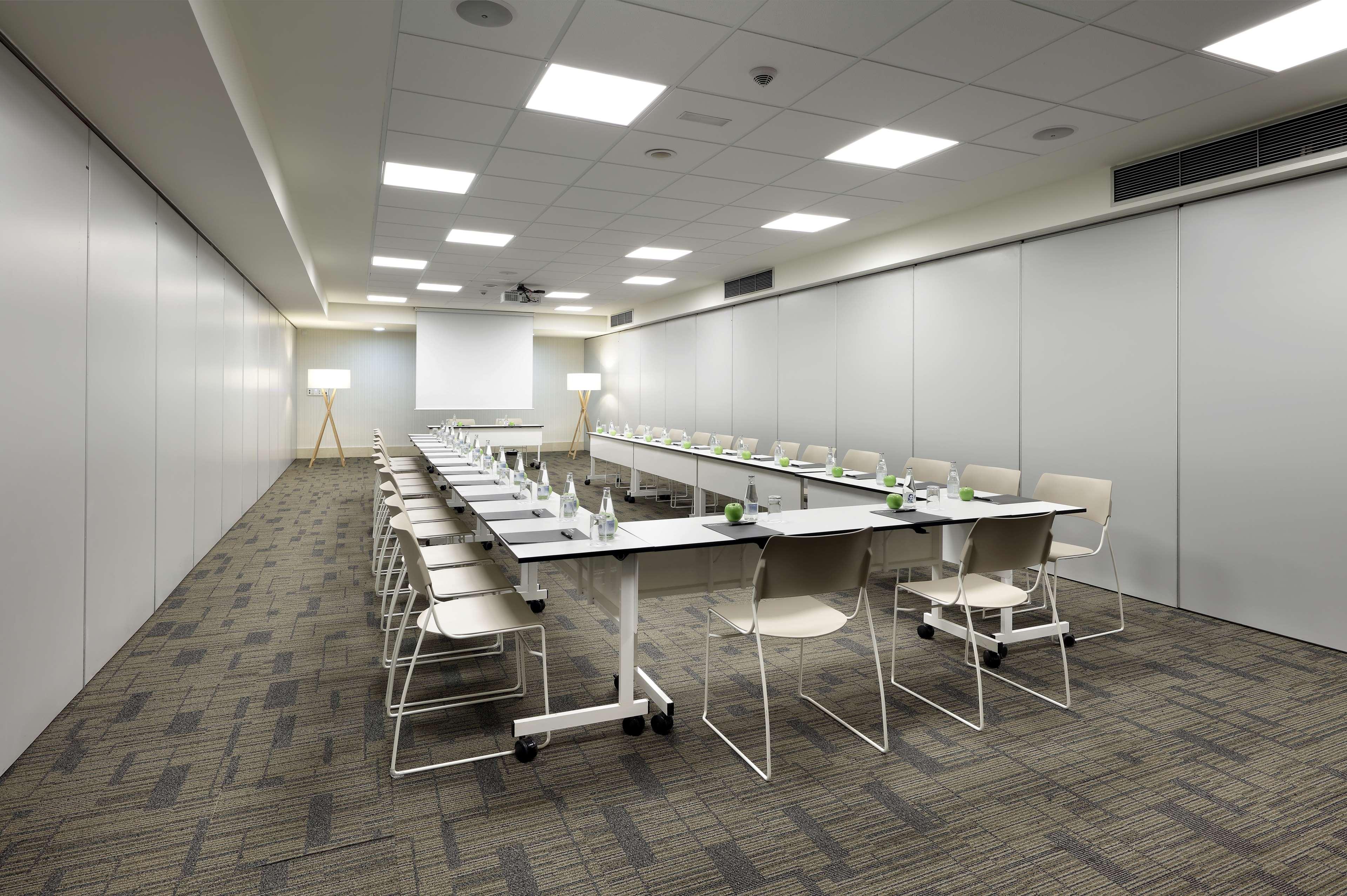 Barceló Bilbao Nervión by null