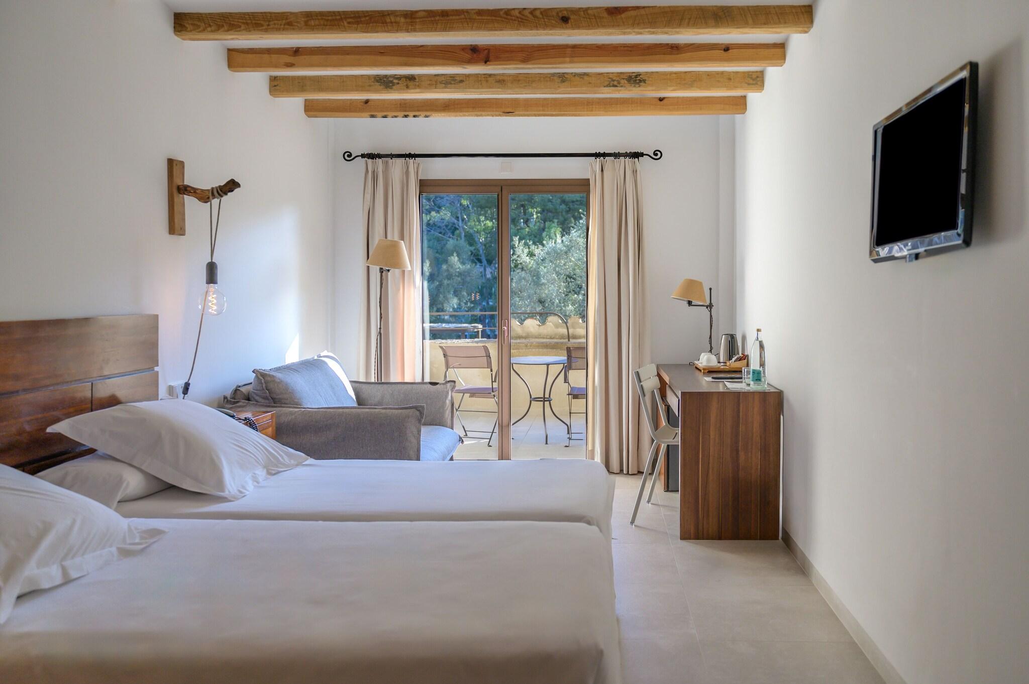 Hotel Es Port by null