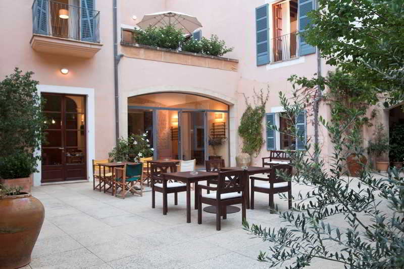 Ca'n Moragues by null