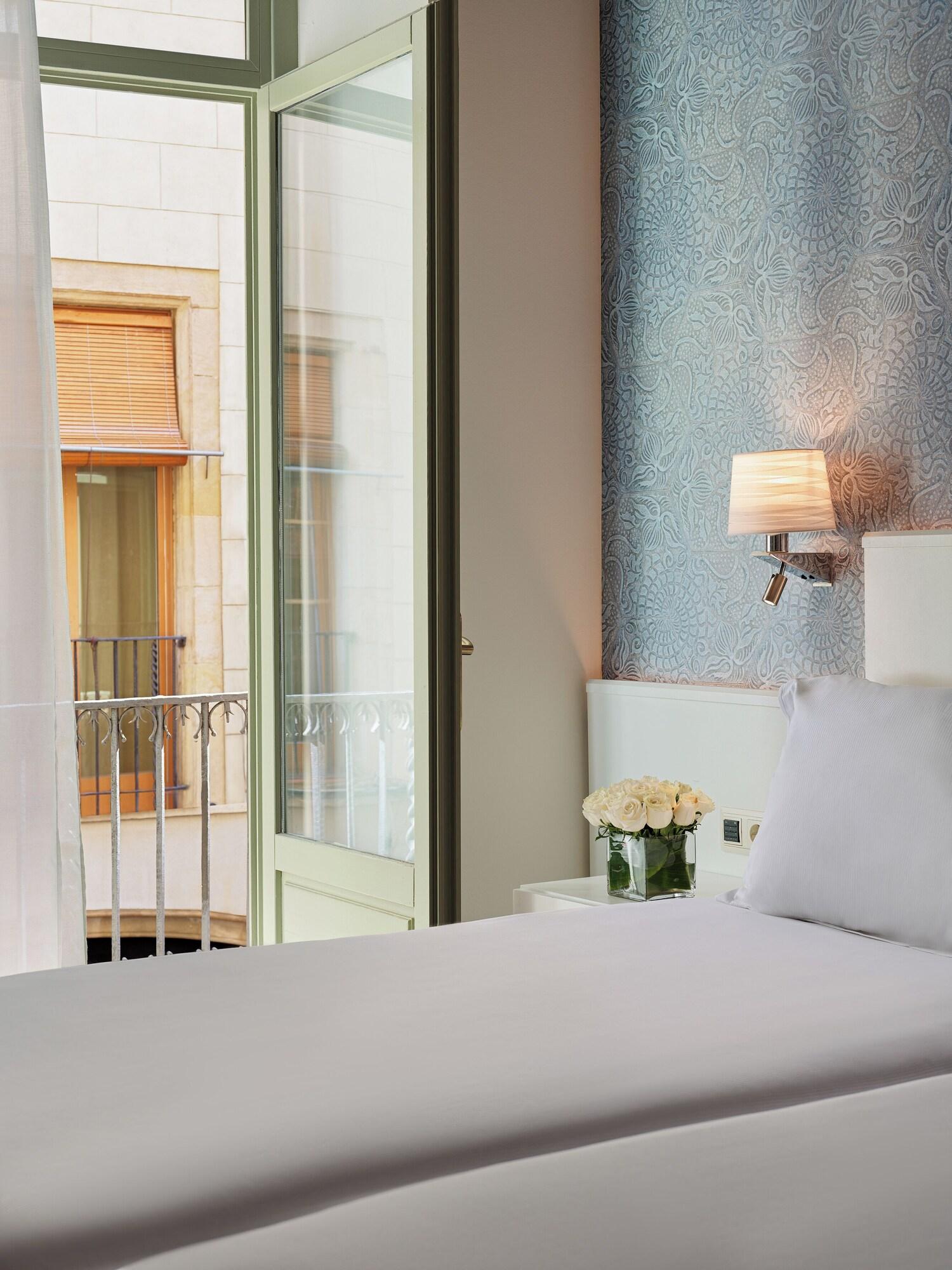 H10 Racó del Pi by null