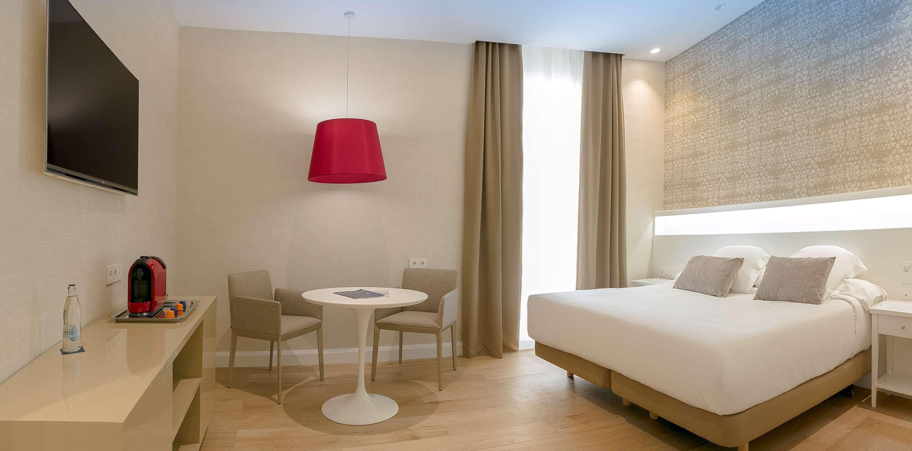 Meliá Plaza by null