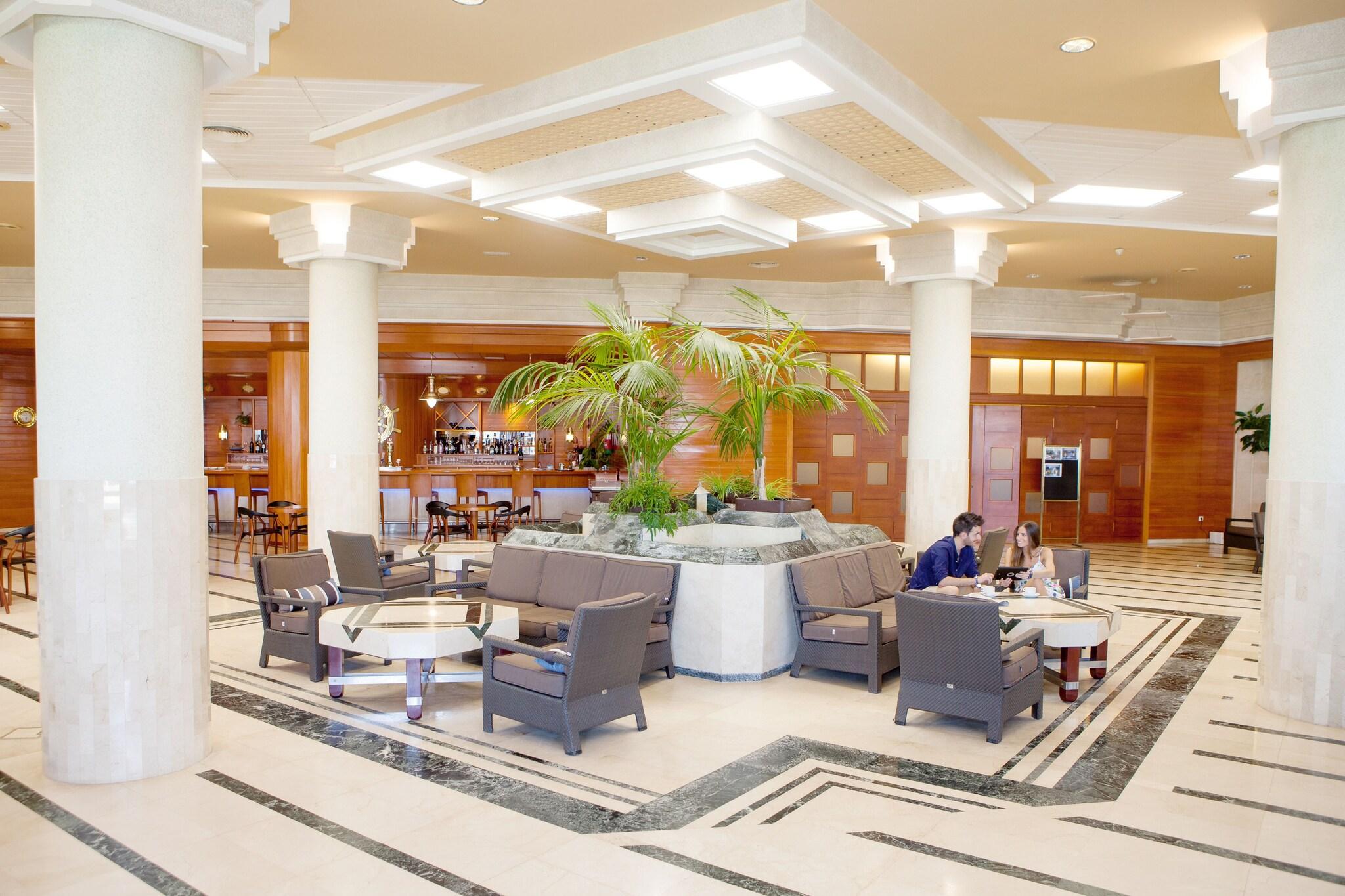 Hotel Puertobahia & Spa by null