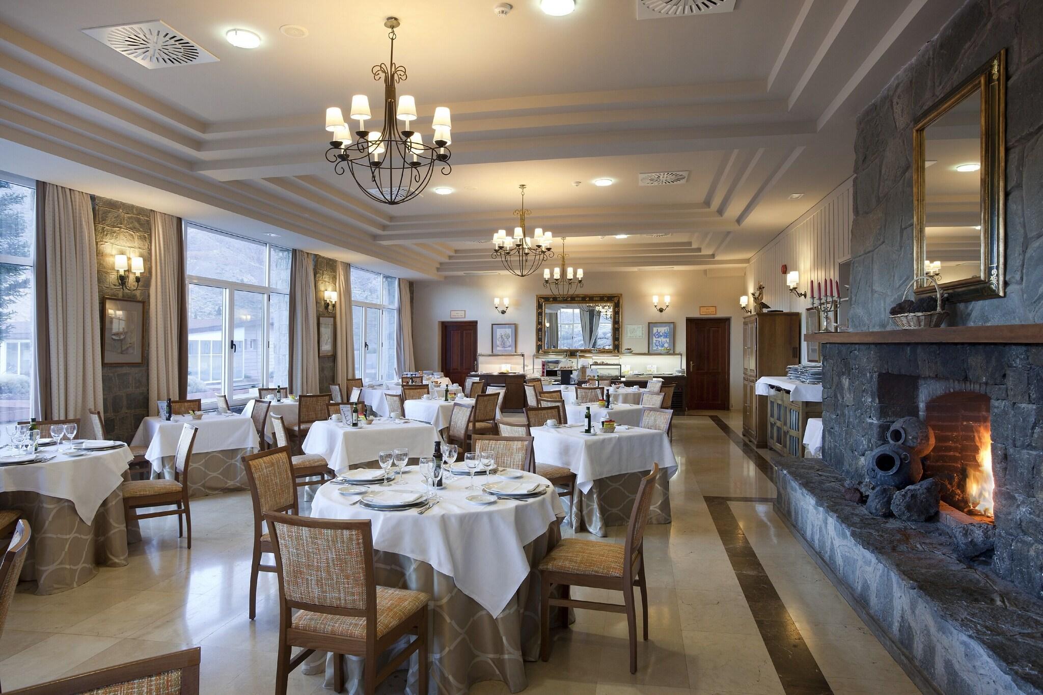 Parador de Las Cañadas del Teide by null