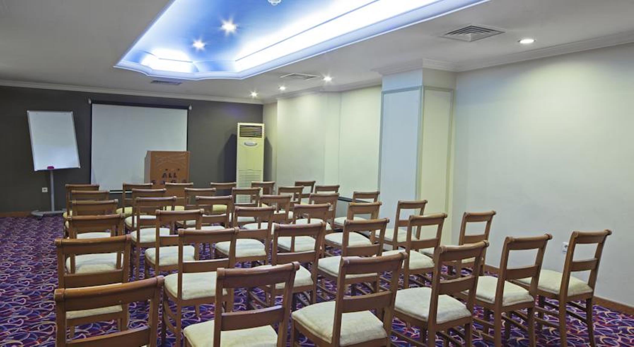 All Seasons Hotel - Фото 5