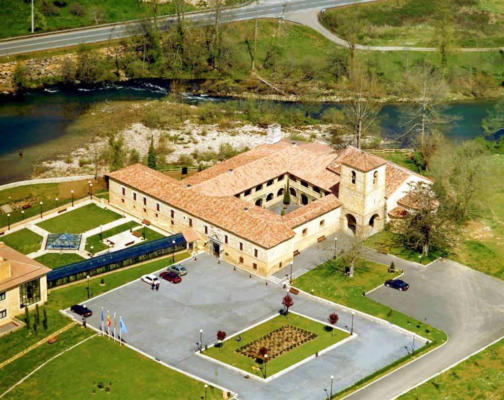 Parador de Cangas de Onis by null