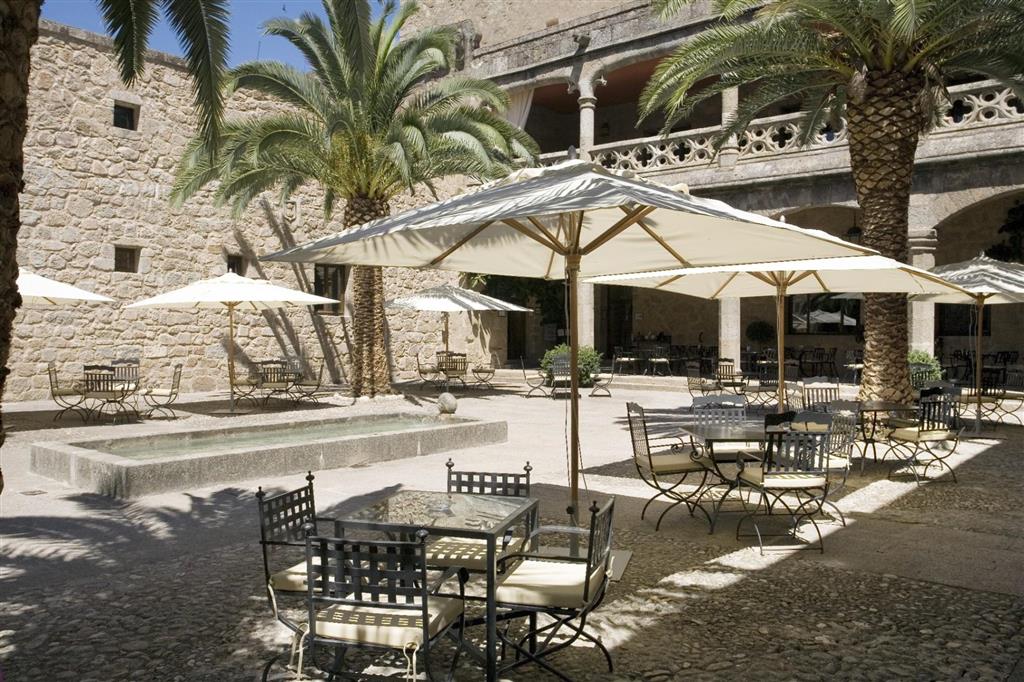 Parador de Jarandilla de la Vera by null
