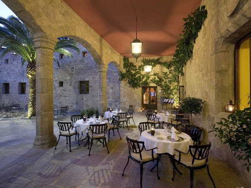 Parador de Jarandilla de la Vera by null