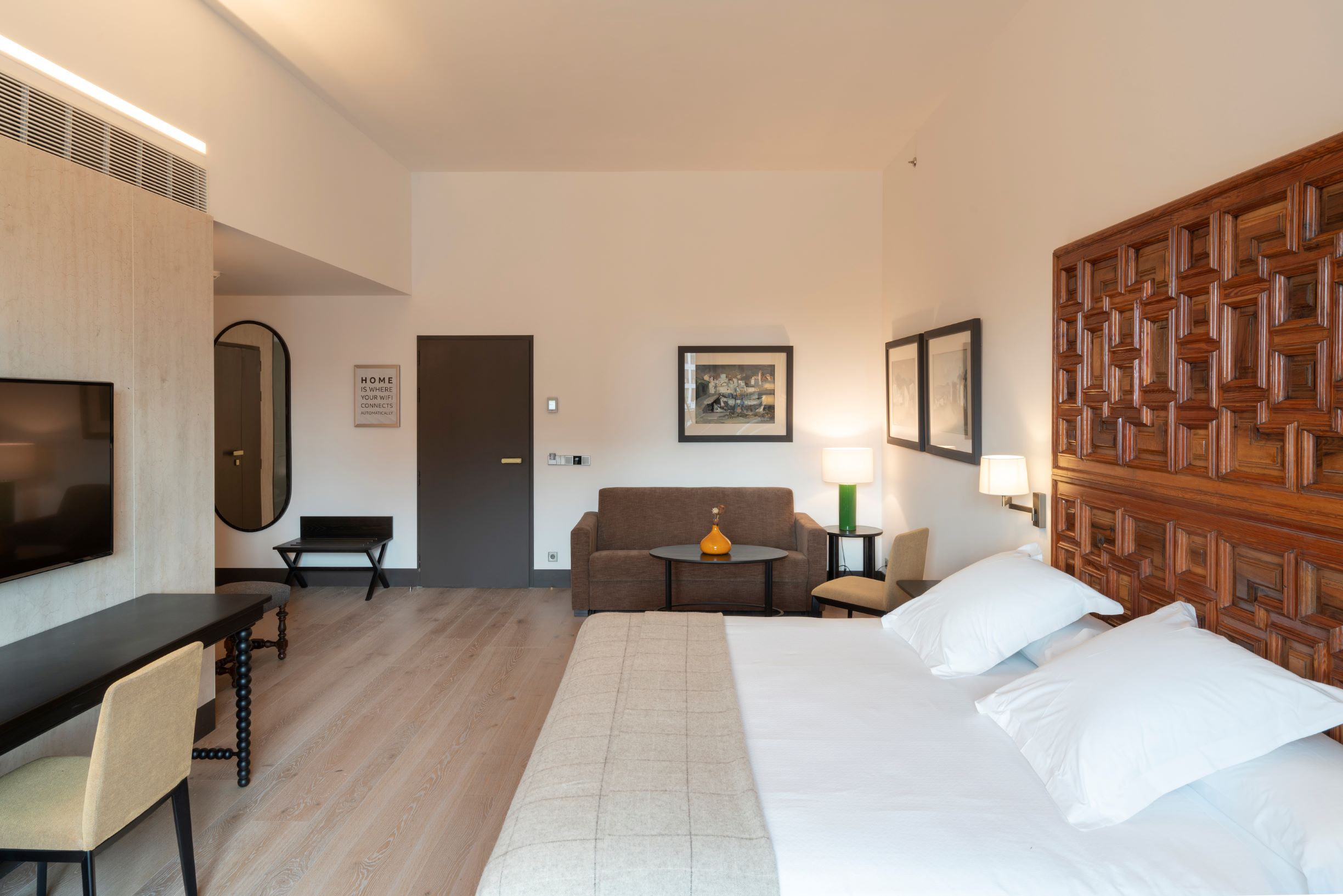 Parador de León by null