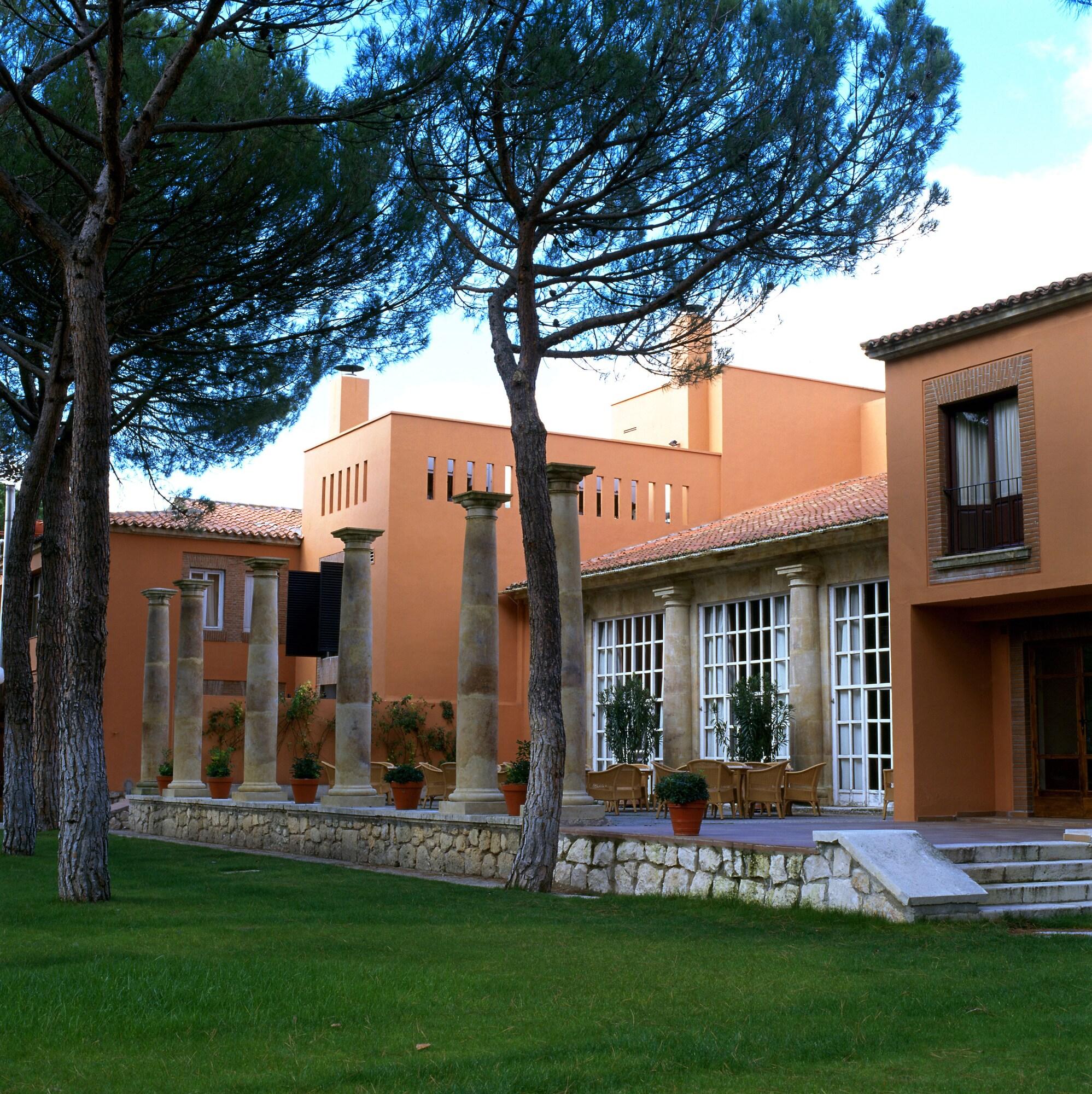 Parador de Tordesillas by null