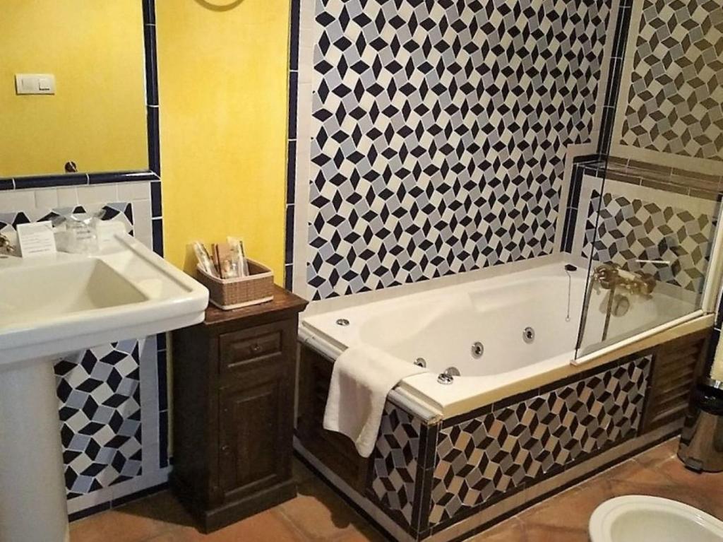 Casa del Capitel Nazarí by null