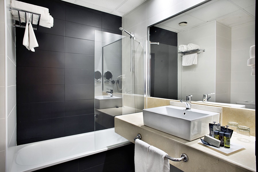 Hotel Chamartin the One - photo