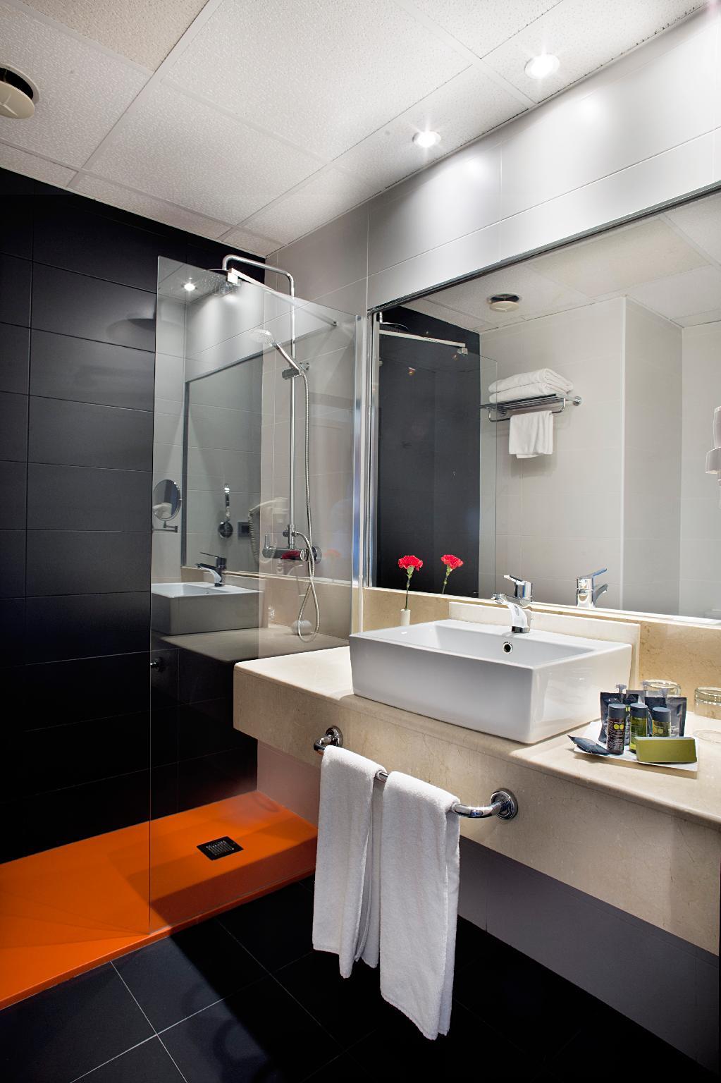 Hotel Chamartin the One - photo