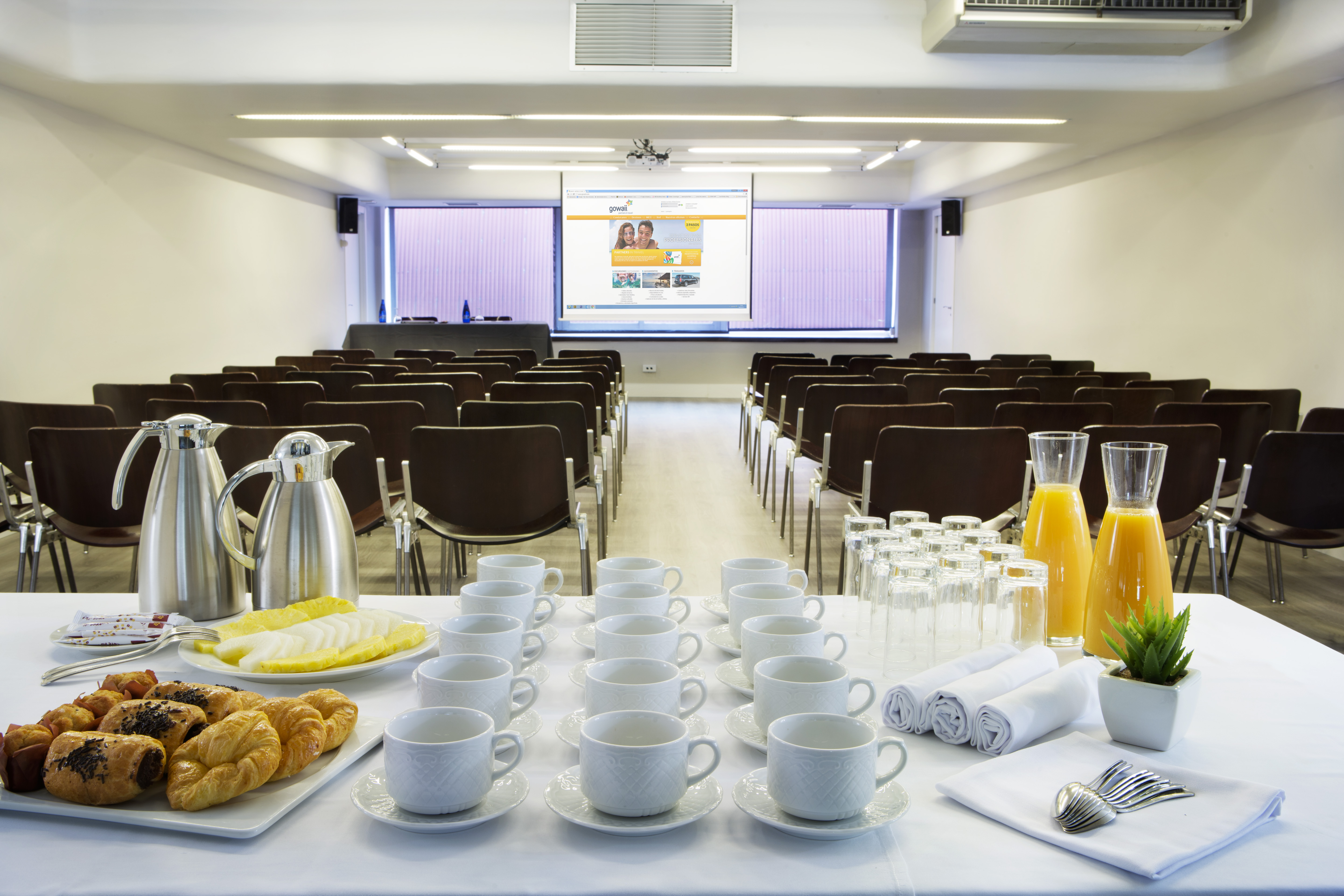 Hotel Chamartin the One - photo