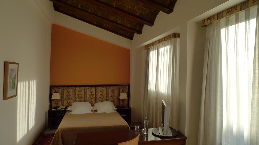 Hotel Ad Hoc Monumental by null