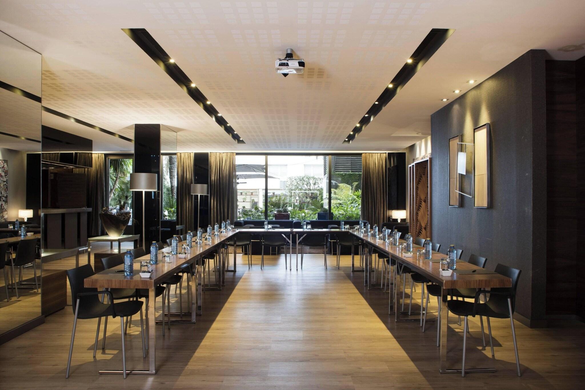 AC Barcelona Victoria Suites - nuotrauka