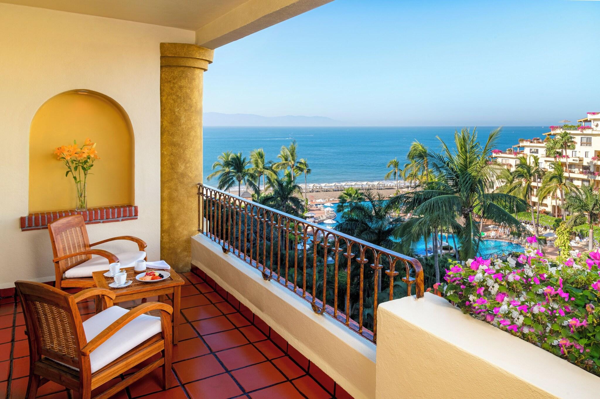 Velas Vallarta by null
