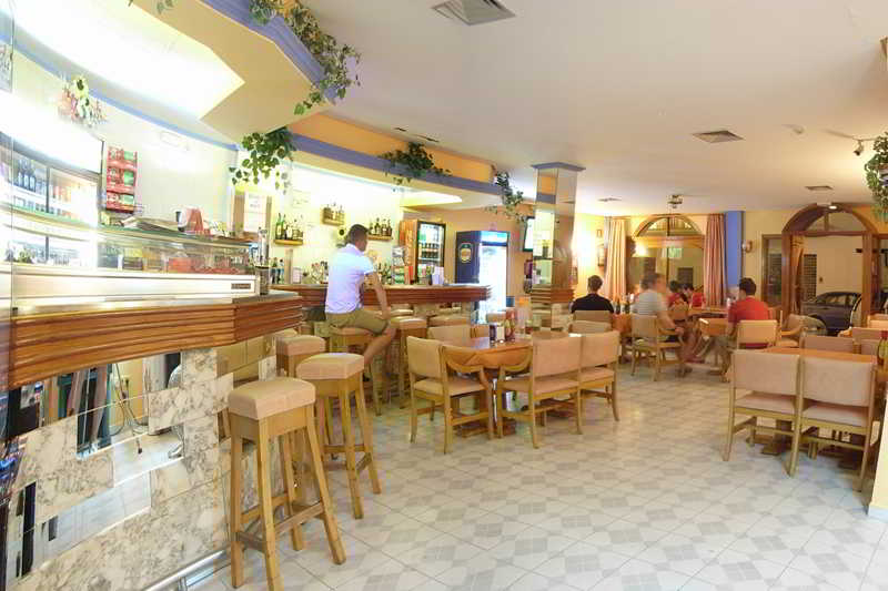 Apartamentos Marian by null