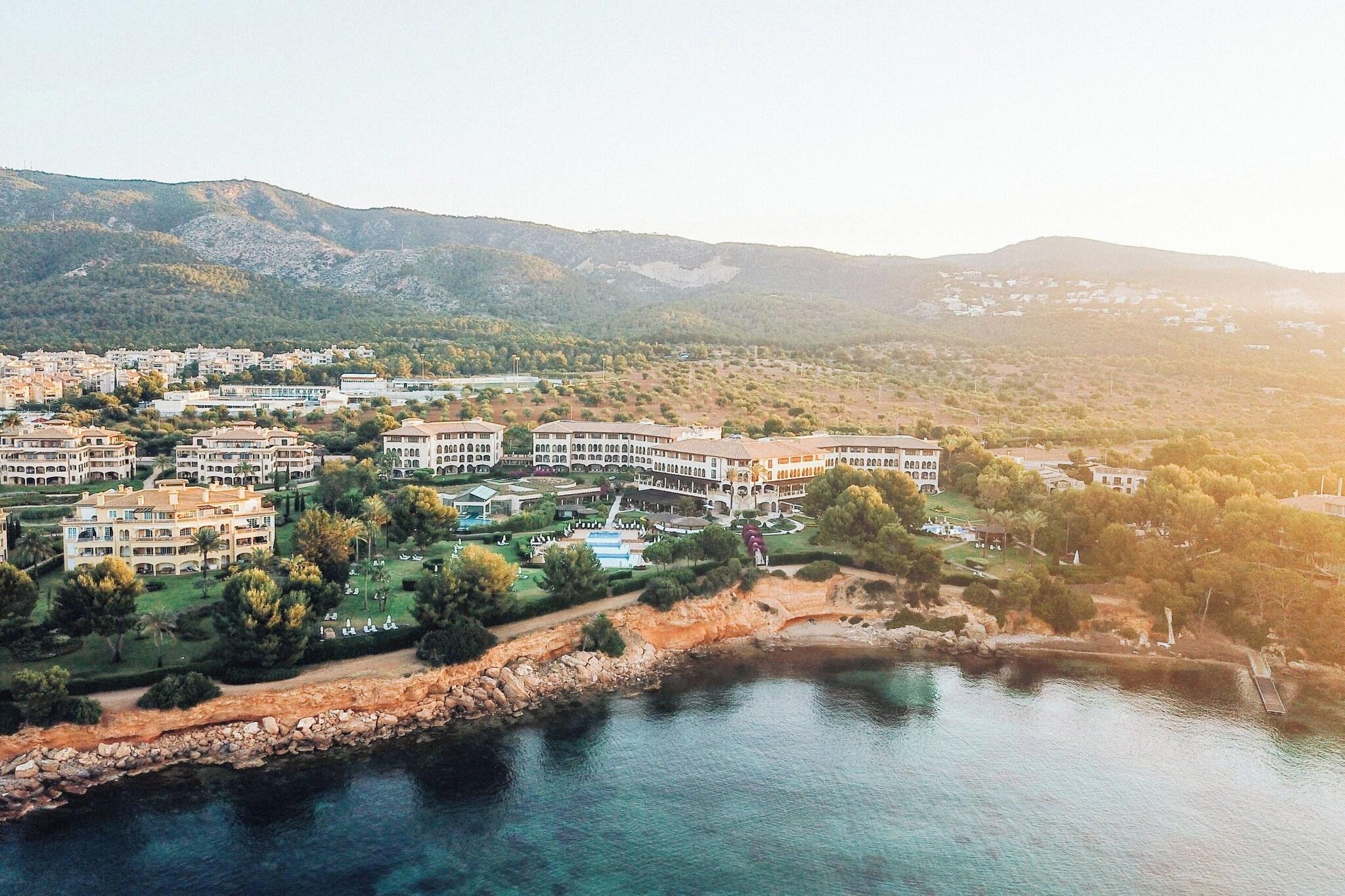 The St. Regis Mardavall Resort