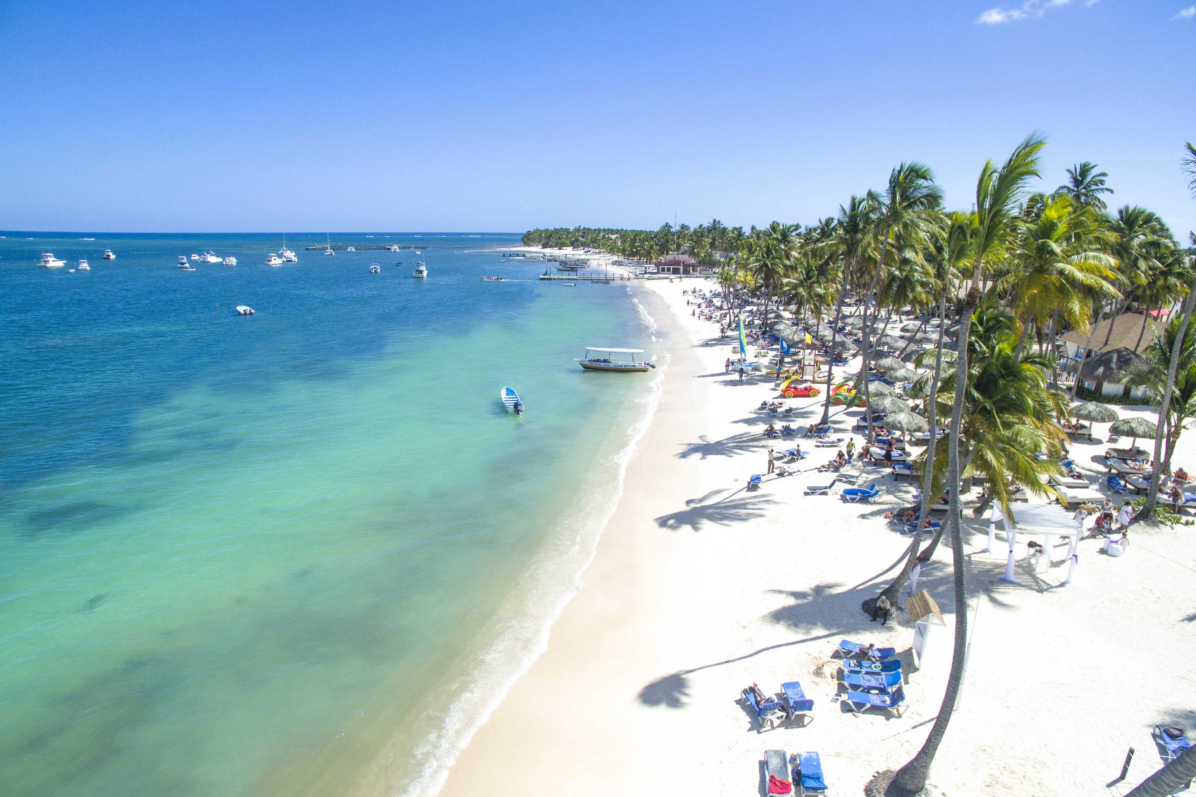 Foto de Playa de Punta Cana con brillante arena fina superficie