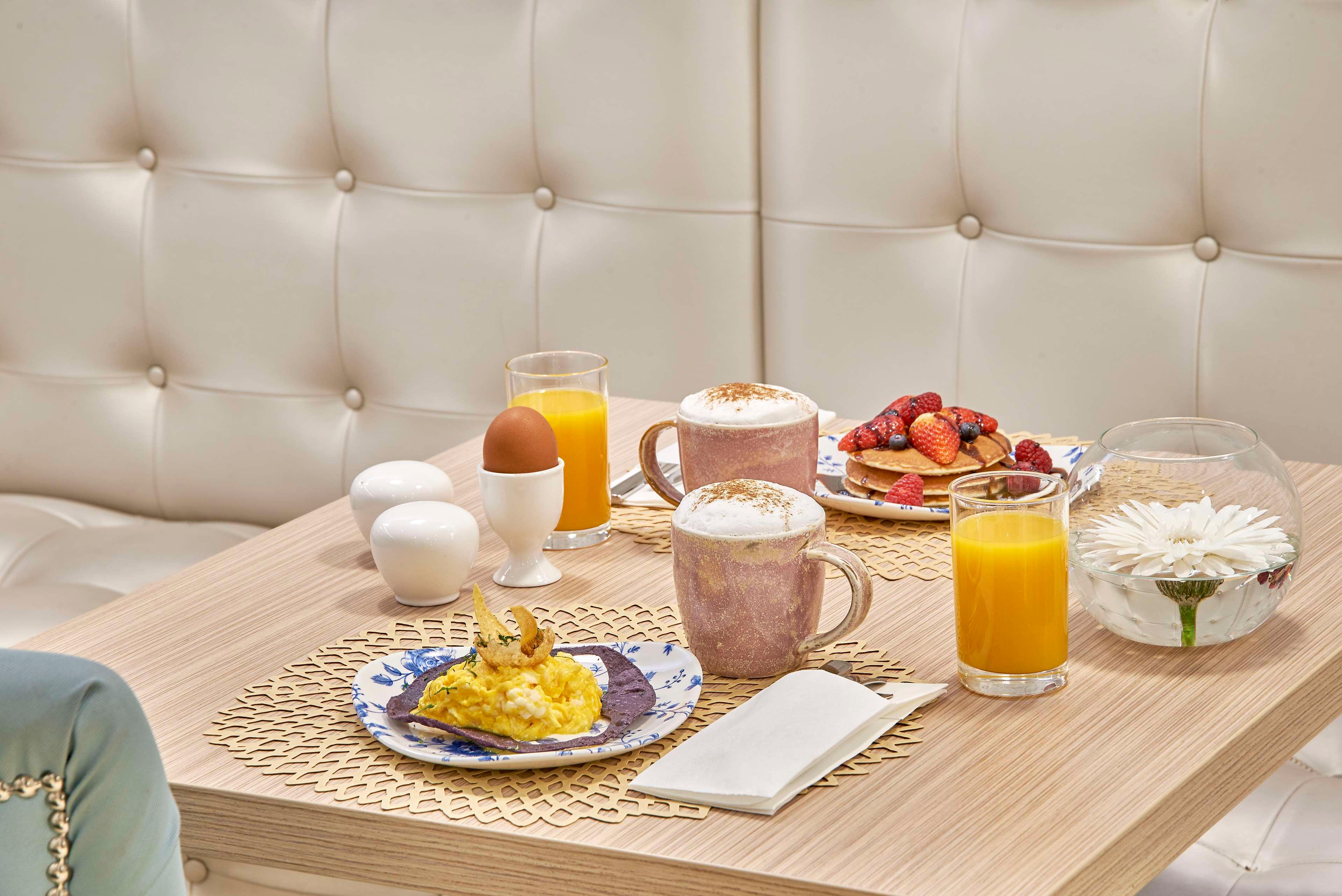 Hotel NH Collection Madrid Abascal by null
