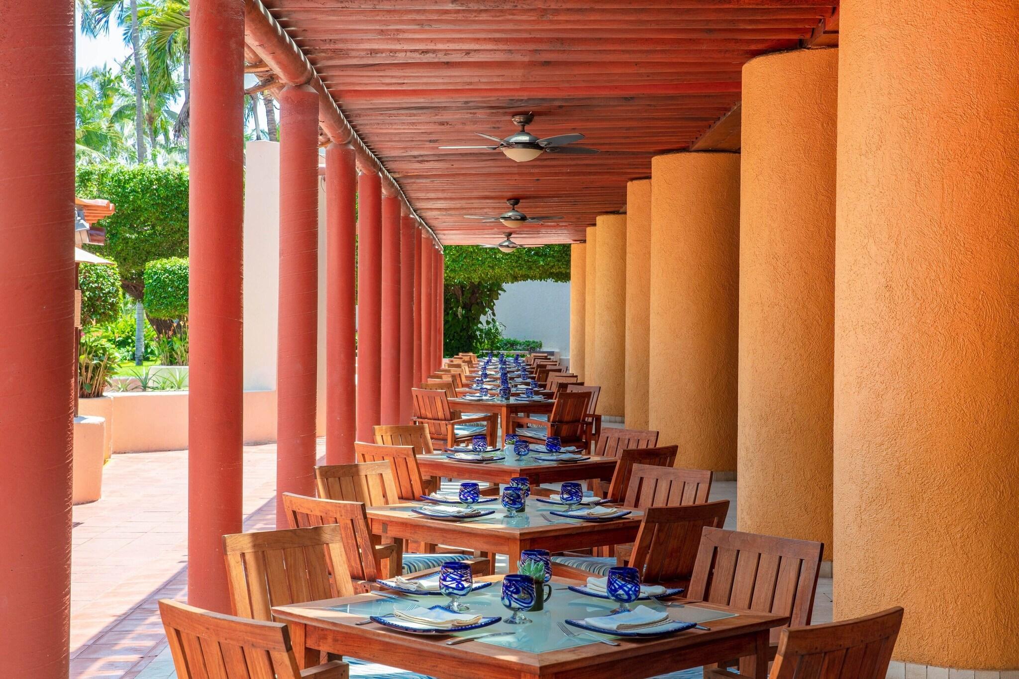 The Westin Resort & Spa, Puerto Vallarta by null