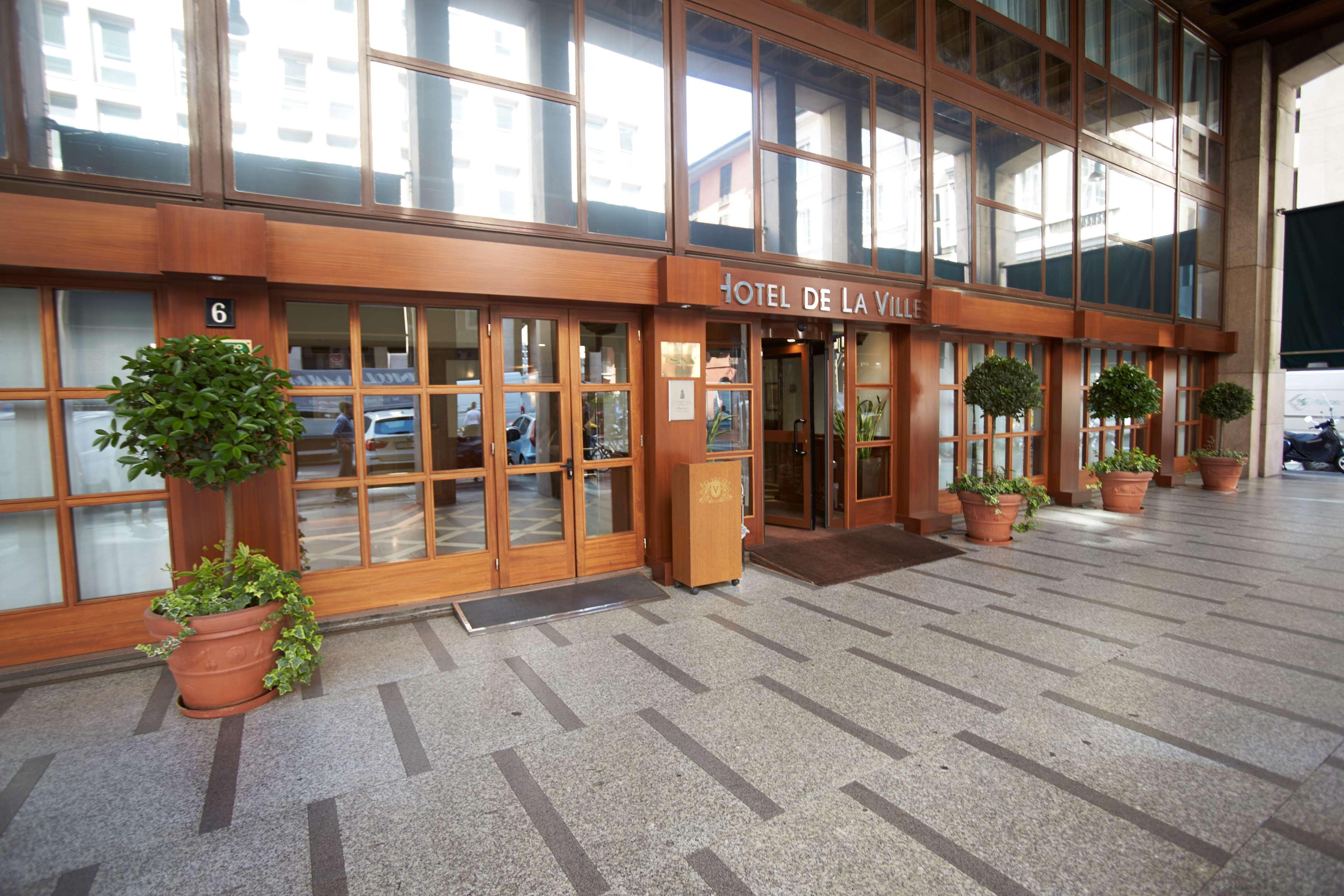 Sina De la Ville - attēls