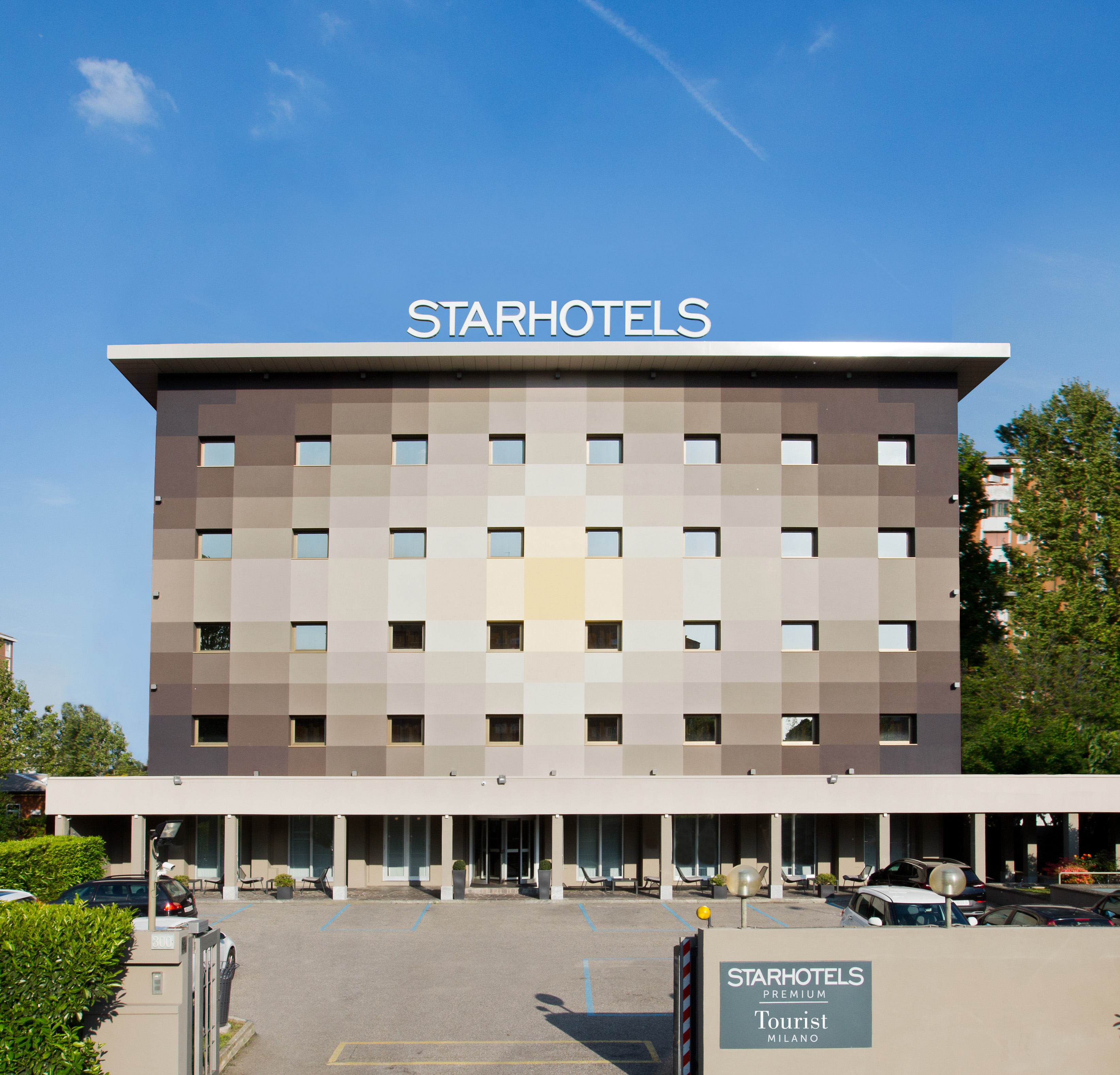 Starhotels Tourist image