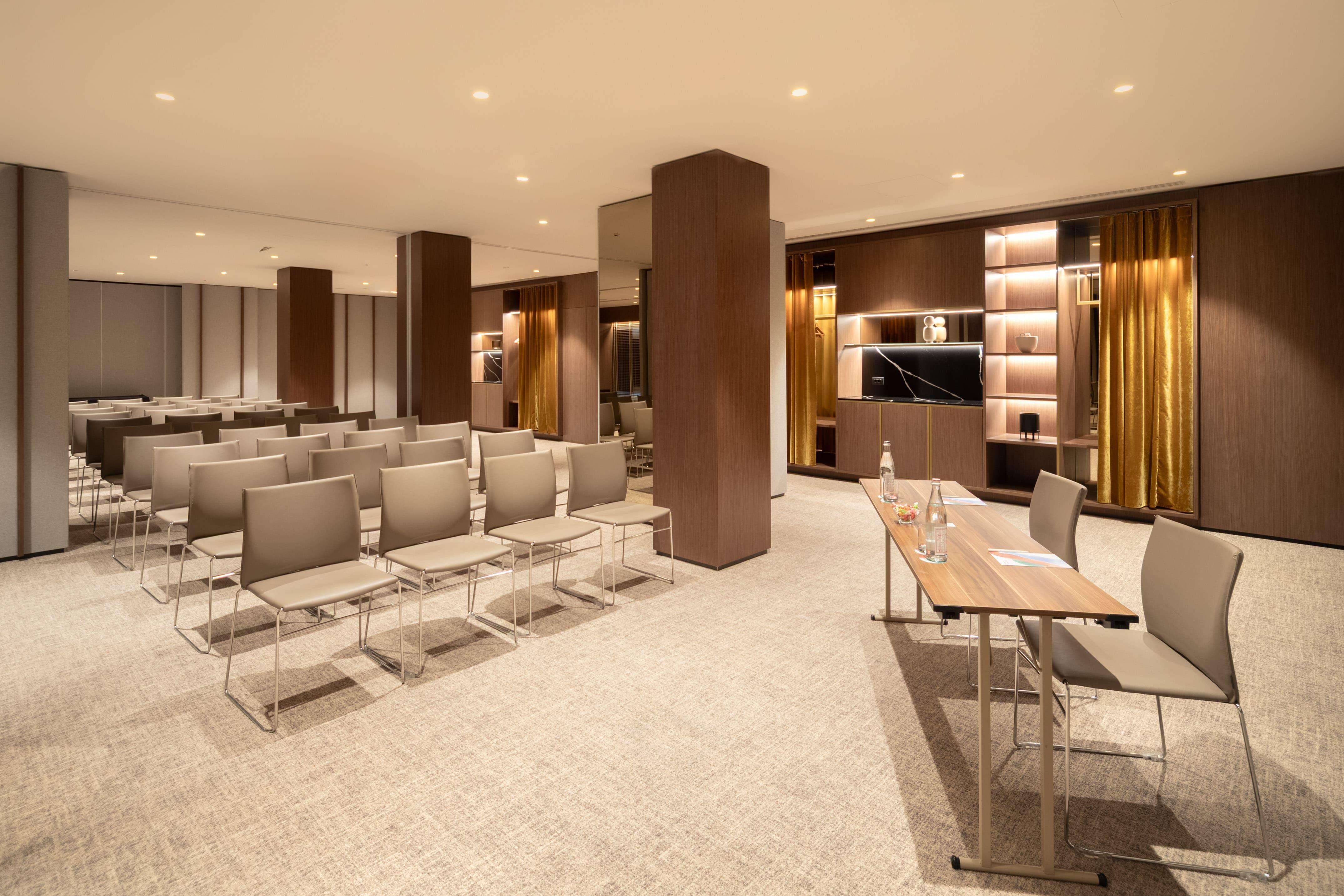 Melia Milano - photo