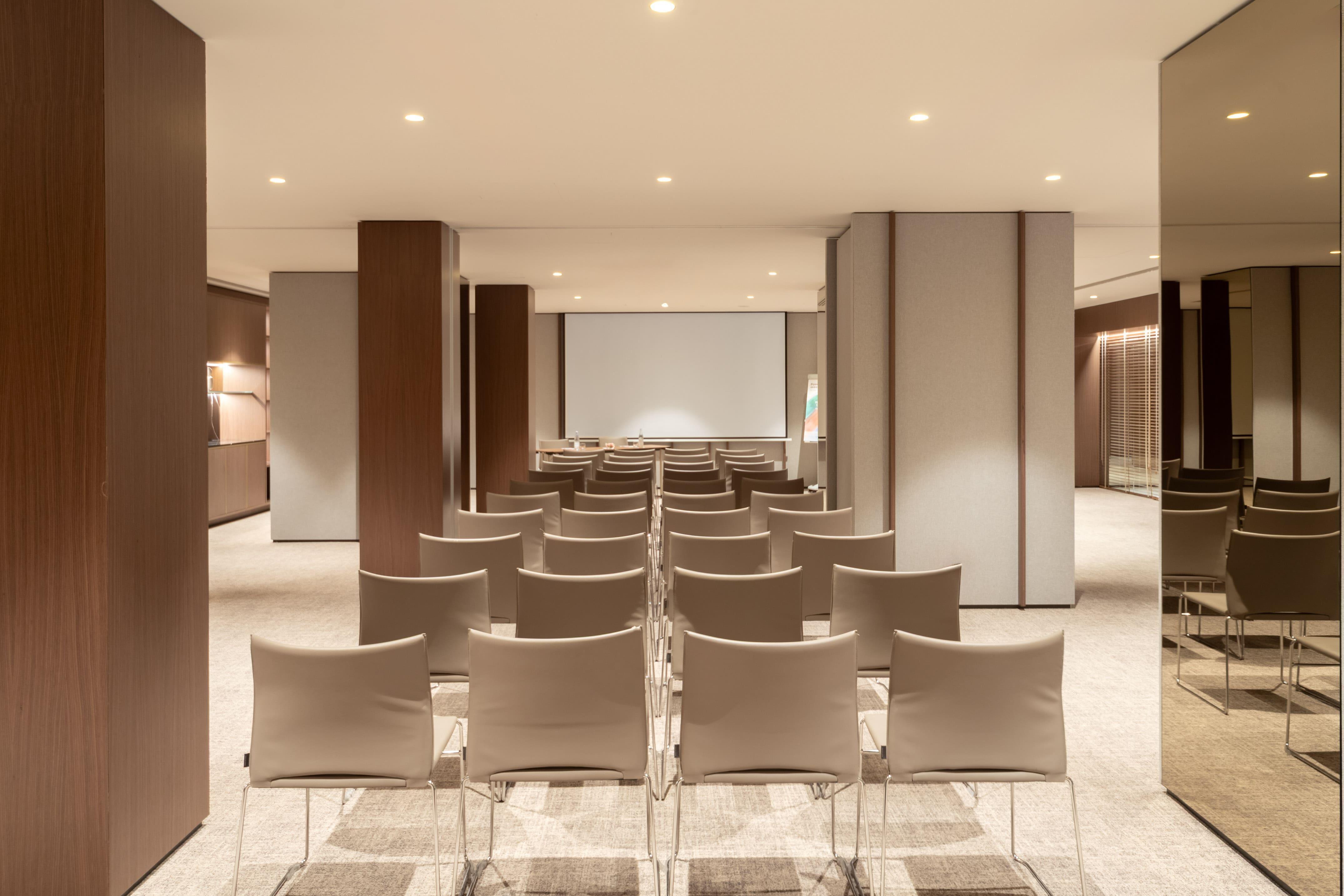 Melia Milano - photo