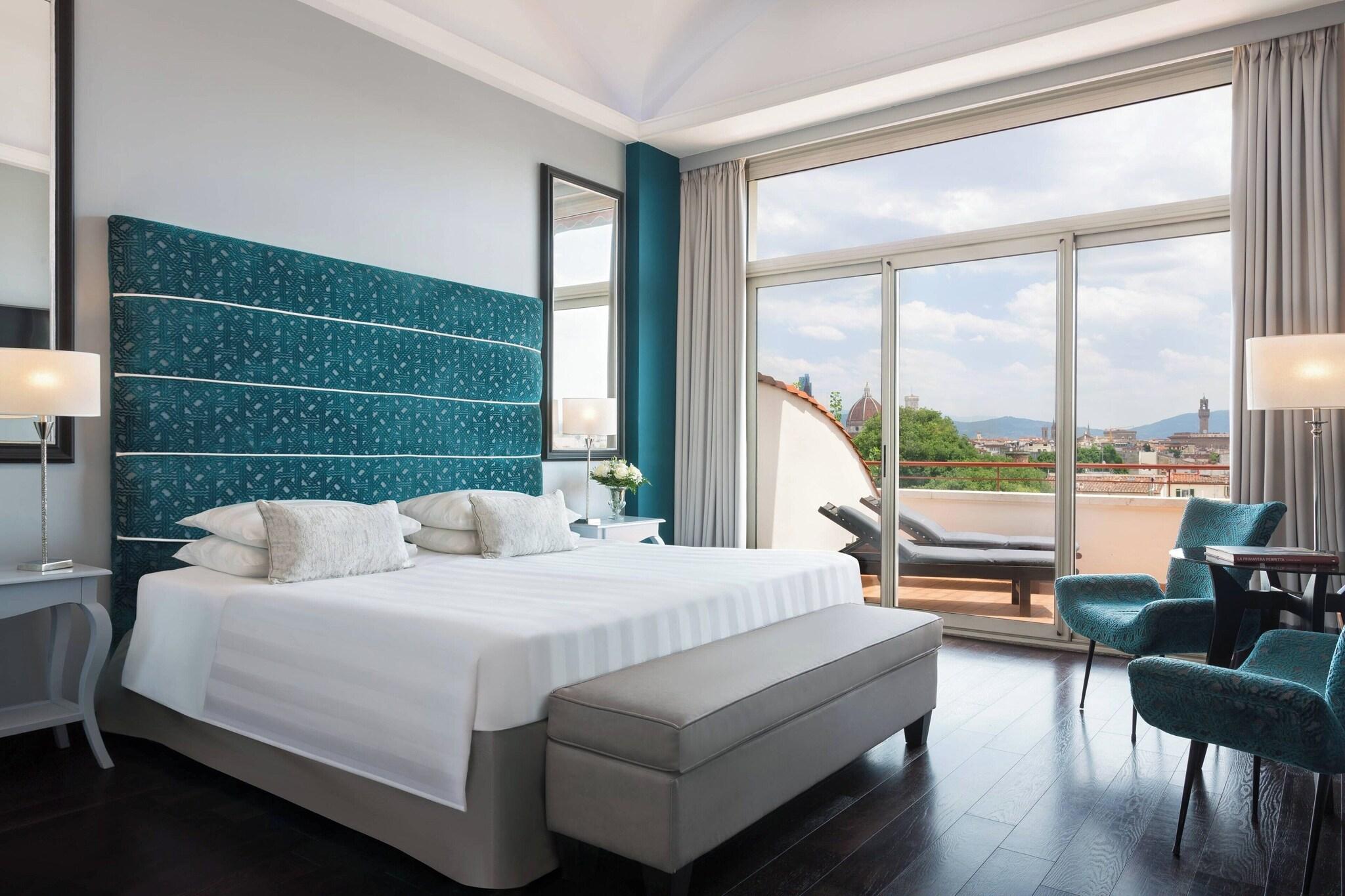 Sina Villa Medici, Autograph Collection by null